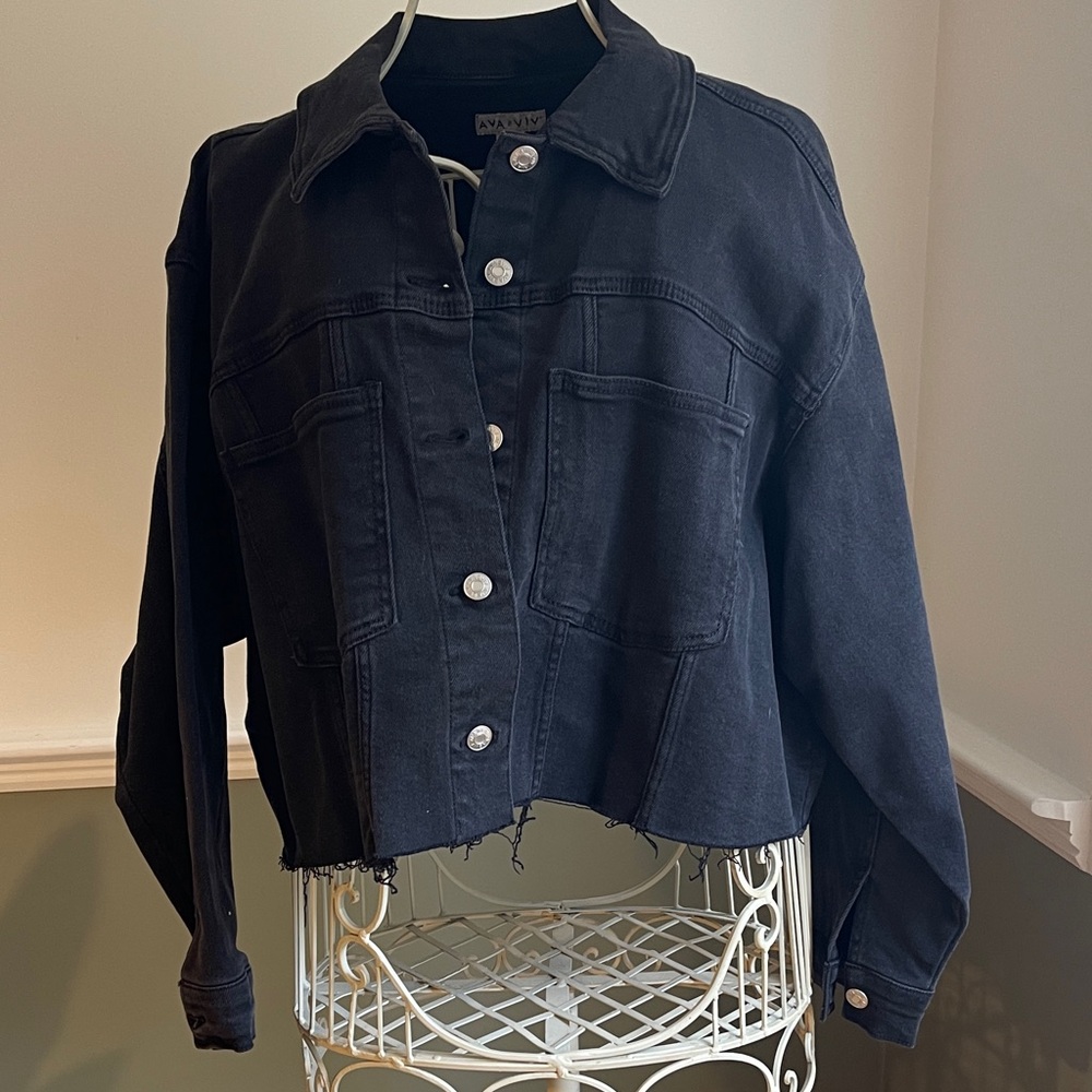 Ava & Viv Black Stretch Cropped Jean Jacket with Raw Edge